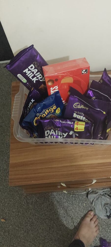 Hand-tied hamper